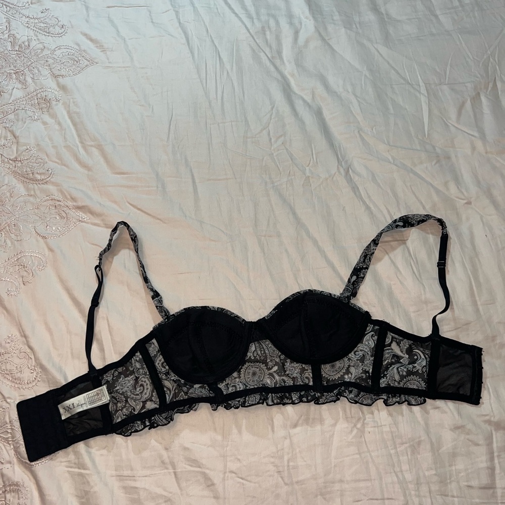 Forever 21 Black & White Bandana Print Bralette Size S - Picture 6 of 11
